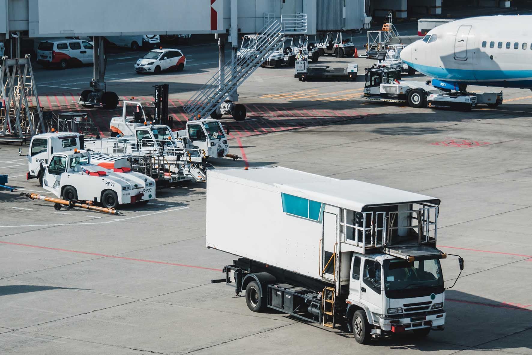 Airpot trucks and catering systems